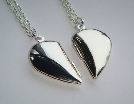 9 Heart Shaped Locket Jewelry Designs with Names