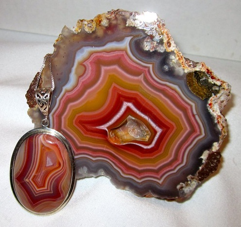 Top 9 Natural Gemstones in Different Designs | I Fashion Styles