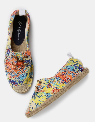 30 New &amp; Stylish Casual Shoes for Mens &amp; Womens in Trend