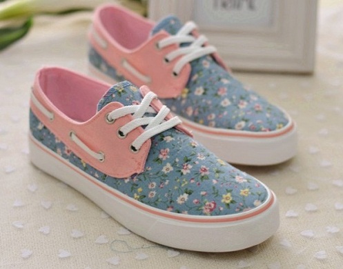 30 New &amp; Stylish Casual Shoes for Mens &amp; Womens in Trend