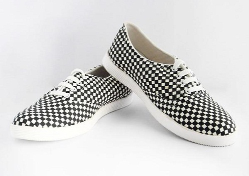 30 New &amp; Stylish Casual Shoes for Mens &amp; Womens in Trend