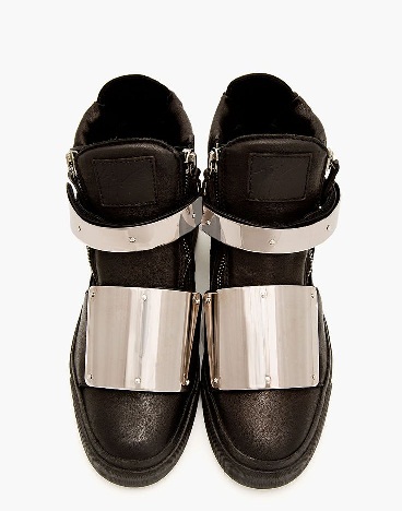 30 New &amp; Stylish Casual Shoes for Mens &amp; Womens in Trend