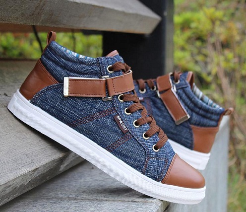 30 New &amp; Stylish Casual Shoes for Mens &amp; Womens in Trend