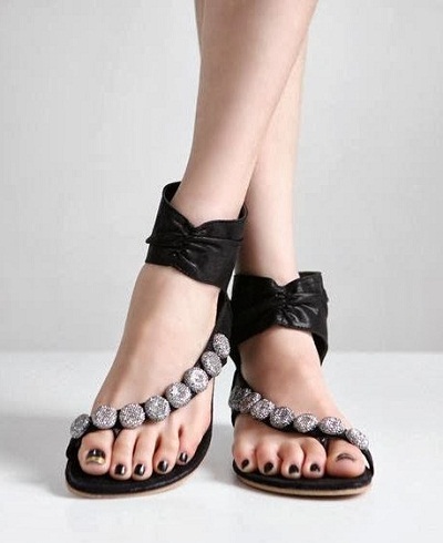 30 New &amp; Stylish Casual Shoes for Mens &amp; Womens in Trend