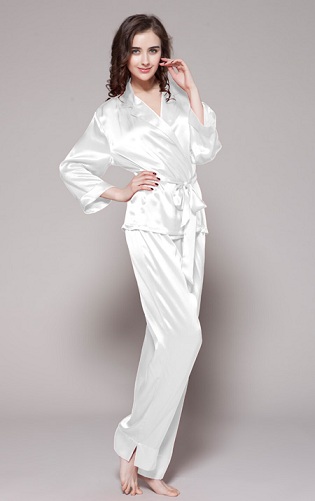 Top 9 Beautiful Silk Pajamas for Women with Images | I Fashion Styles