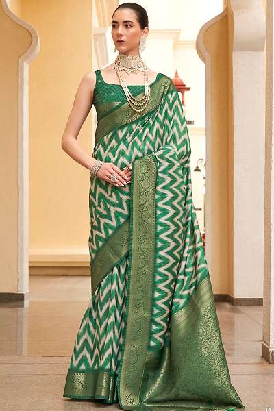 15 Stunning Models of Bengali Sarees For Traditional Look