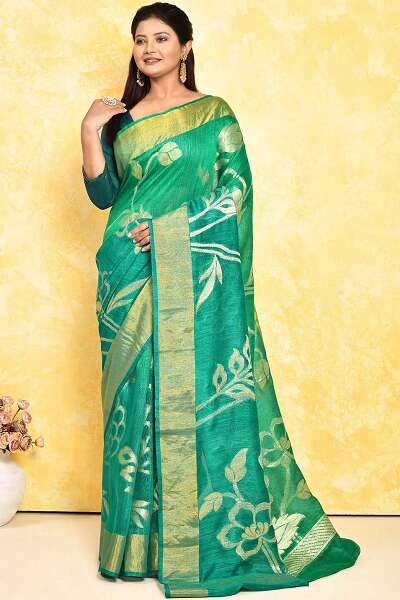 15 Stunning Models of Bengali Sarees For Traditional Look