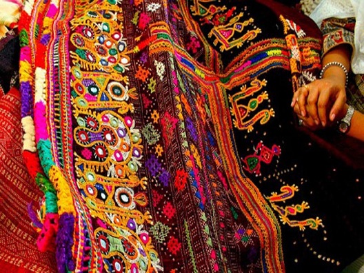 Latest Collection of Kutch Sarees - That You Look Gorgeous