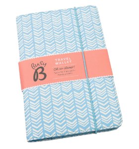 9 Best Models of Travel Wallets for Men and Women | I Fashion Styles