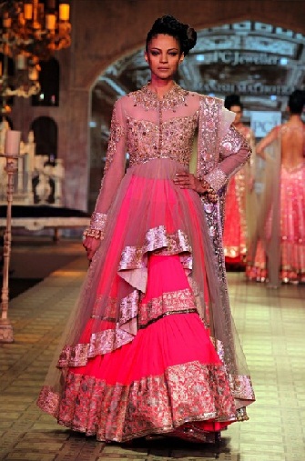 9 Stylish Color Dresses to Wear for Mehndi Function | I Fashion Styles