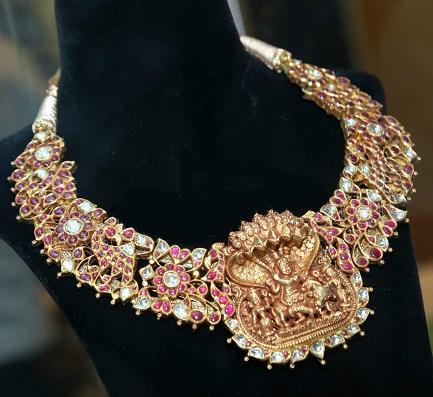 9 Traditional Temple Gold Jewellery Designs Are Trending Now