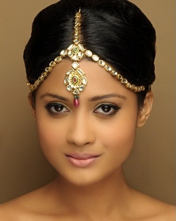 25 Mesmerizing and Latest Maang Tikka Designs |I Fashion Styles