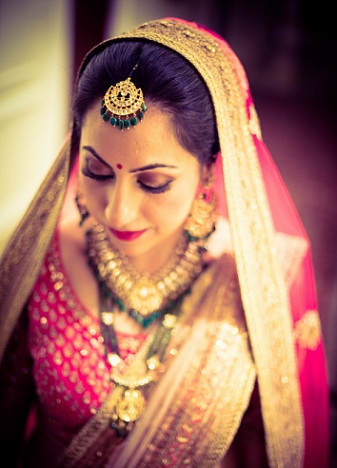 25 Mesmerizing and Latest Maang Tikka Designs |I Fashion Styles