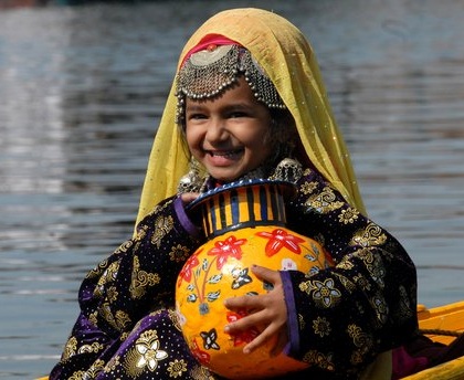 25 Mesmerizing and Latest Maang Tikka Designs |I Fashion Styles