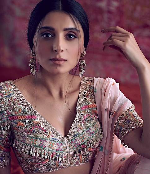 Latest Blouse Designs (2024) Ideas: Check These 100+ Stunning Models