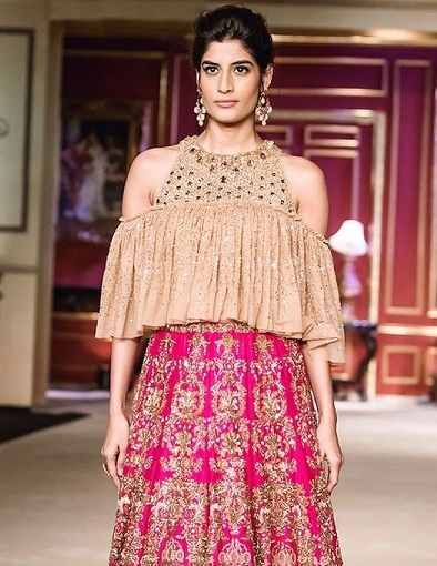 Latest Blouse Designs (2024) Ideas: Check These 100+ Stunning Models