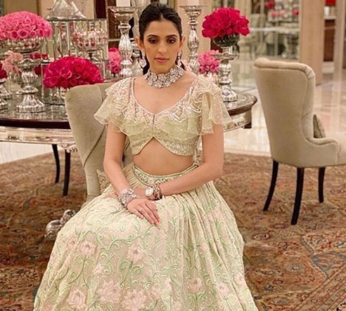 Latest Blouse Designs (2024) Ideas: Check These 100+ Stunning Models