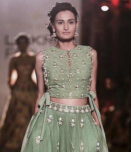 Latest Blouse Designs (2024) Ideas: Check These 100+ Stunning Models