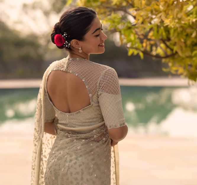 55 Trendy Blouse Back Neck Designs (New Models 2025)