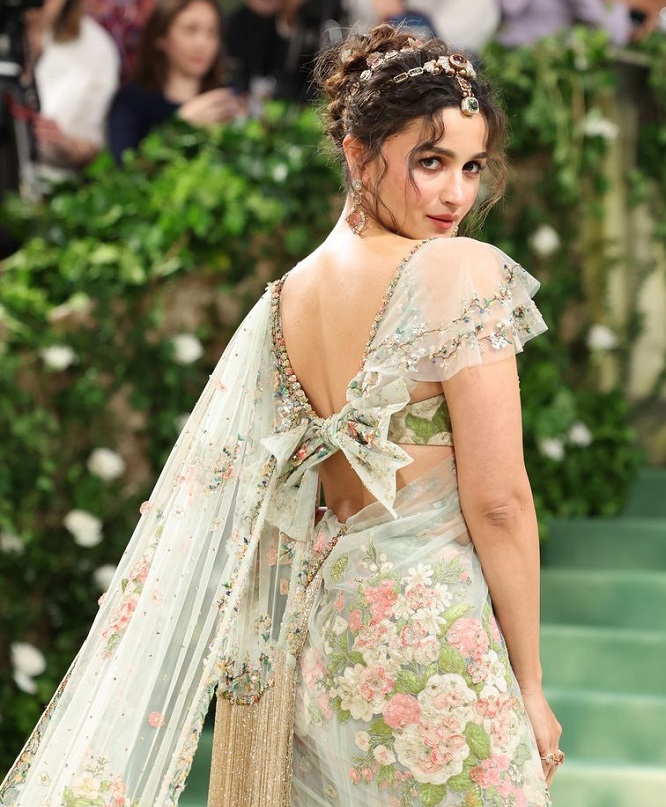 55 Trendy Blouse Back Neck Designs (New Models 2025)