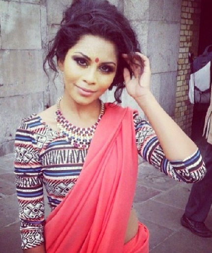 9 Modern Collection of Cotton Saree Blouse Neck Designs