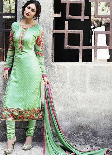 15 Stylish Models of Fancy Salwar Kameez Designs for Diva Look