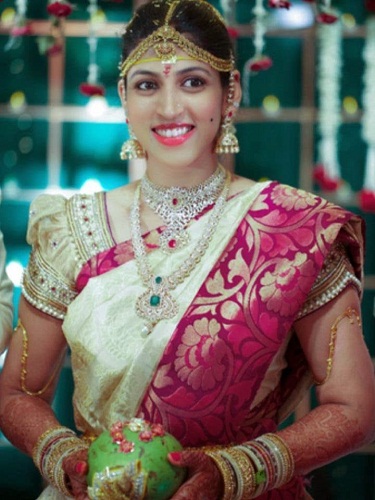 20 South Indian Style Designer Blouse Designs for Sarees