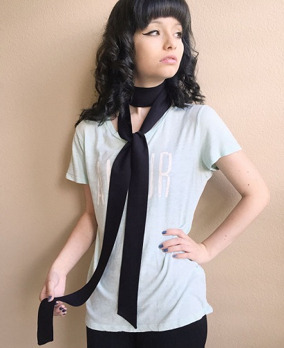 9 Latest Styles of Black Scarves For Ladies In India