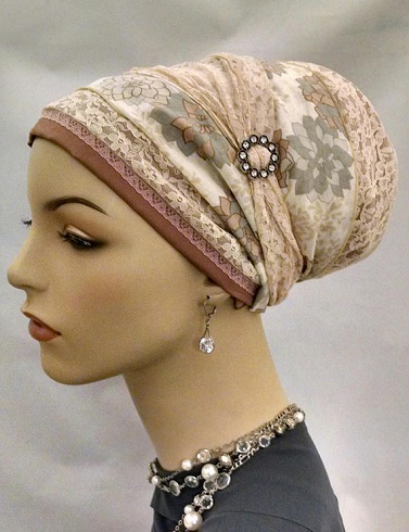 9 Best and Trendy Snood Scarf Designs For Men and Women