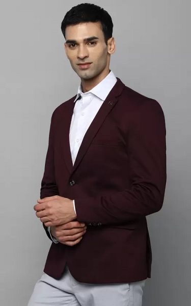 15 Trendy Designs of Maroon Blazers for Men and Women