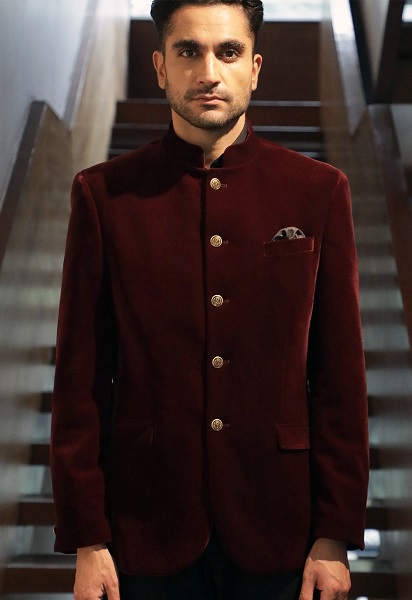 15 Trendy Designs of Maroon Blazers for Men and Women