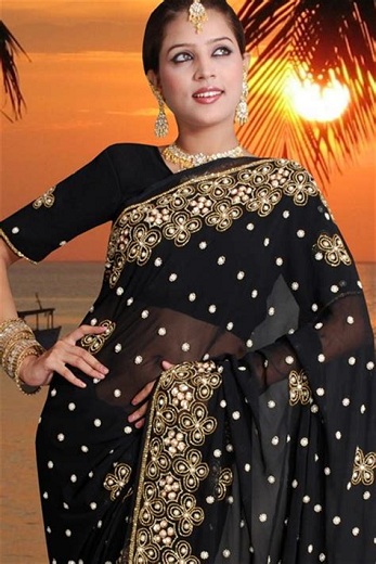 10 Stunning Designs of Pearl Sarees For Gorgeous Look