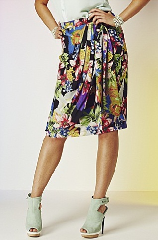 9 Latest Knee Length Skirts for Ladies with Modern Look