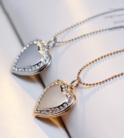 10 Lovely Designs of Couple Lockets - Latest Models