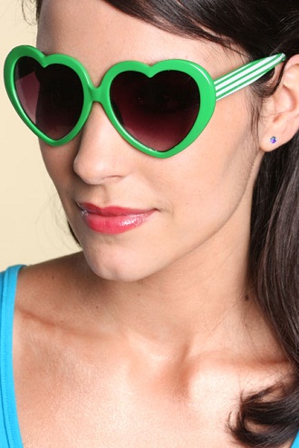 10 Classic Styles of Green Sunglasses for Men and Women
