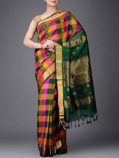 10 New Collection of Checked Sarees for Glamorous Look