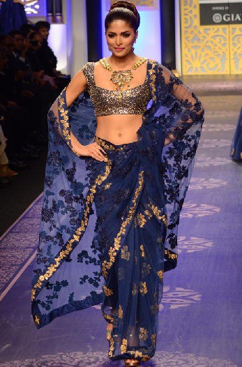 10 Trending Designs Of Zardosi Sarees For Royal Look