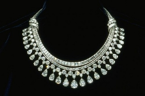 25 Beautiful Diamond Necklace Designs - New Collection