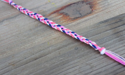 9 Simple &amp; Easy DIY Friendship Bracelets Patterns