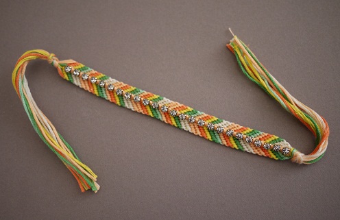 9 Simple &amp; Easy DIY Friendship Bracelets Patterns