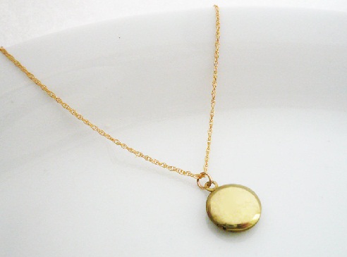 9 Latest Designs of Chain Lockets for Men and Women