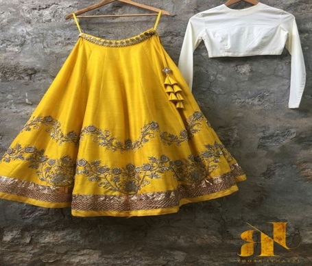 12 Treading Indian Skirts Designs for Traditional Look