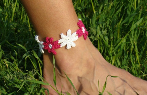 9 New Designs of Crochet Anklets For Men and Women