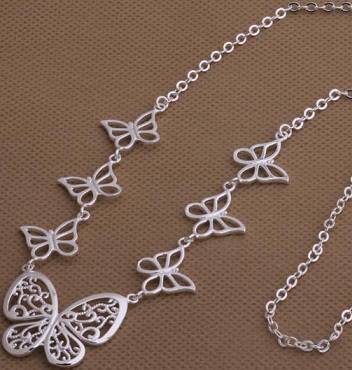 9 Stunning and Trendy Butterfly Pendant Designs with Images
