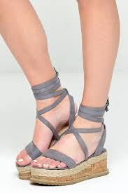 9 Trending Designs of Platform Sandals for Ladies in Fashion