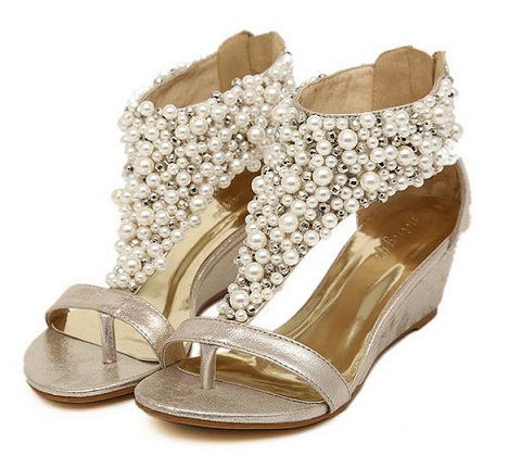 9 Trending Designs of Platform Sandals for Ladies in Fashion