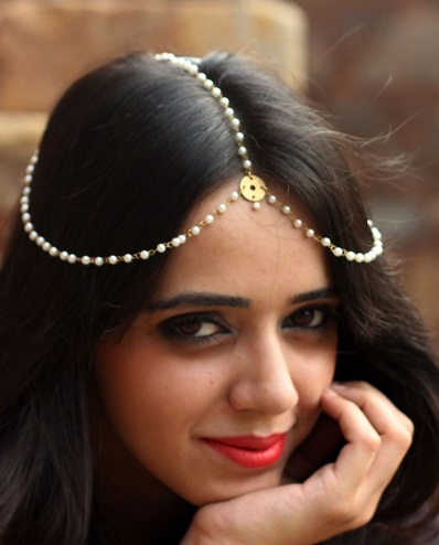 9 Beautiful Pearl Maang Tikka Designs for Womens