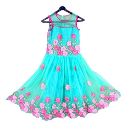 9 Modern Designs of Green Color Frocks for Stunning Look