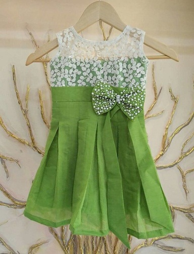 9 Modern Designs of Green Color Frocks for Stunning Look