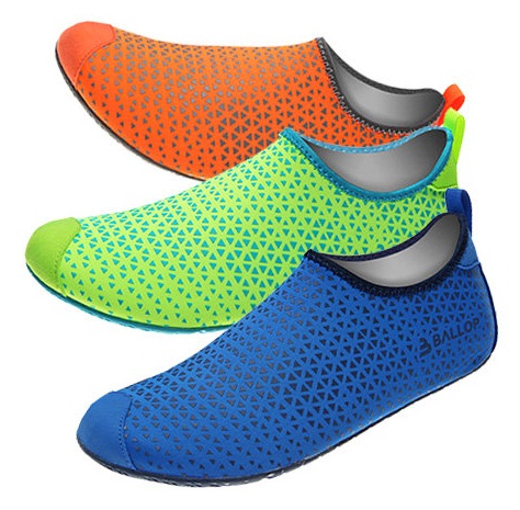 10 Light Weight &amp; Water Proof Beach Shoes - Best Models